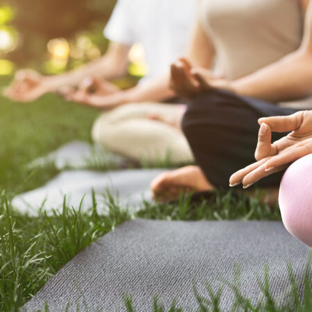<font size="4px">Yin Yoga & Yoga Nidra <font size="3px"><a style="text-decoration:none"><span class='notbold'><br> Wochentag:</span> Mittwoch <br> <span class='notbold'>Uhrzeit: 20:00-21:15 Uhr <br> Einstieg: jederzeit möglich <br> Ort: Sivananda Yogastudio<br> 10 Lektionen á 75 min<br></span>(Abo ist 12 Wochen gültig)<br><br></a></font></font>